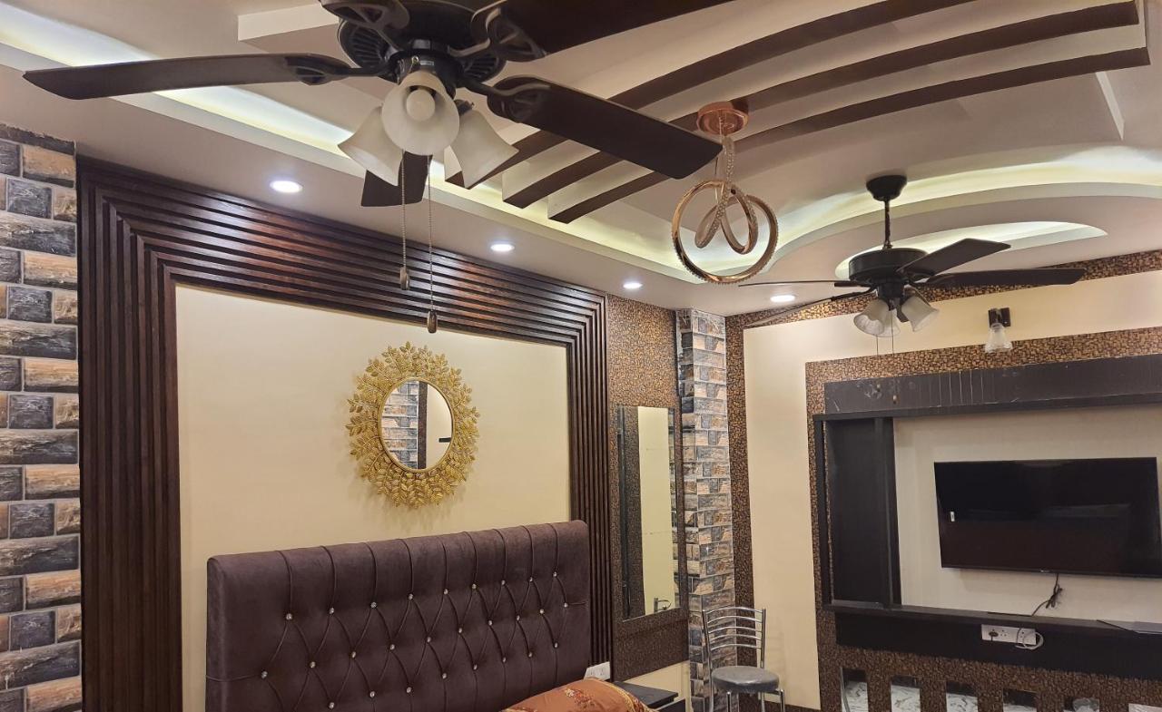 Divine Hotel & Banquet Hall 보팔 외부 사진