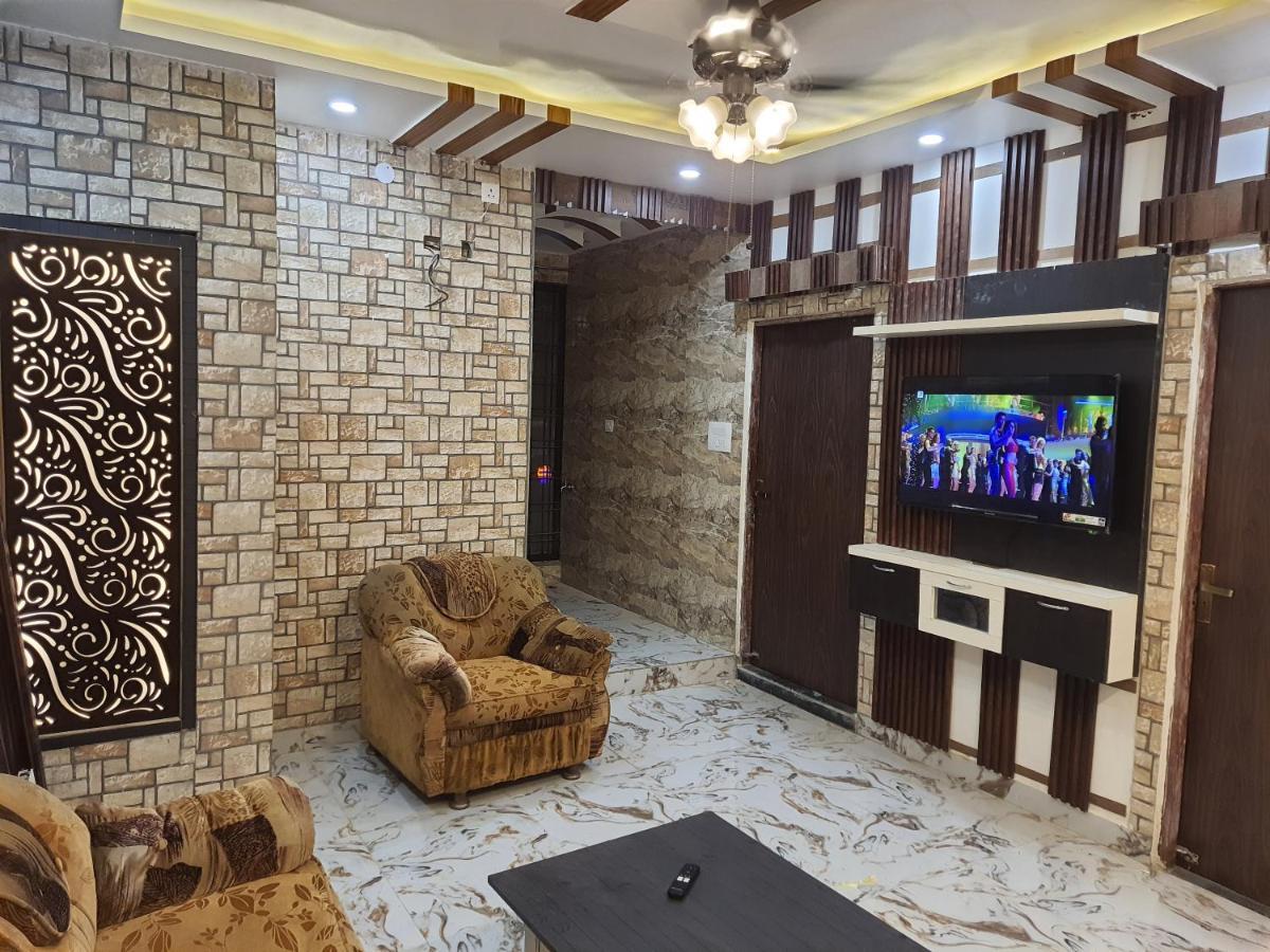 Divine Hotel & Banquet Hall 보팔 외부 사진