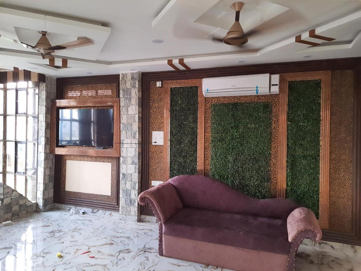 Divine Hotel & Banquet Hall 보팔 외부 사진